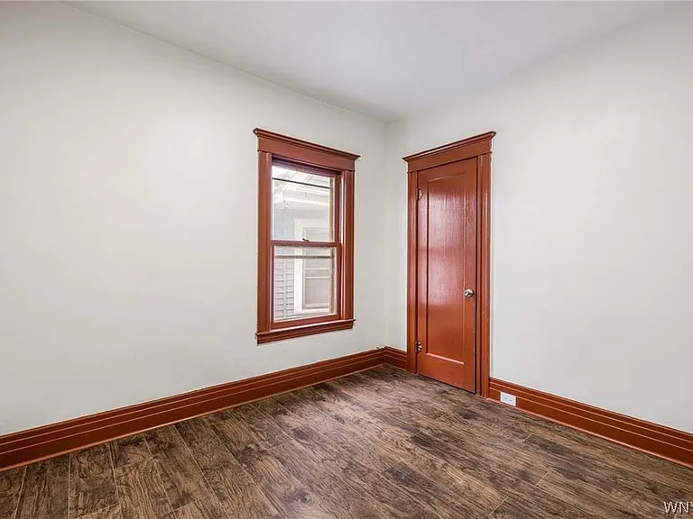 189 Hughes Ave — Photo 17