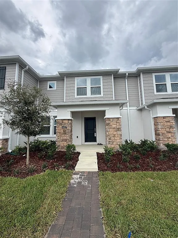 3 bed, 2.5 bath, 1823 sqft, $2,150 — Photo 1