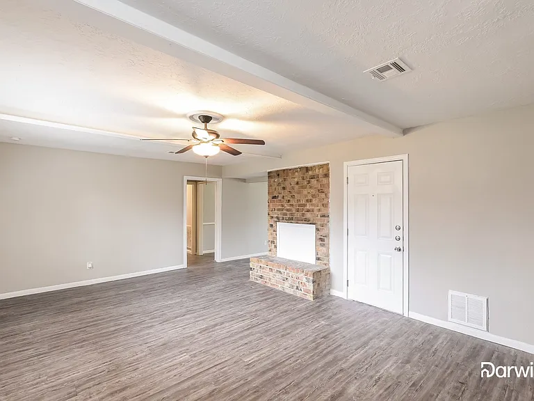 727 Cherry Valley Dr — Photo 5