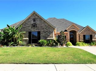 3929 Palomino Dr, Benbrook, TX 76116