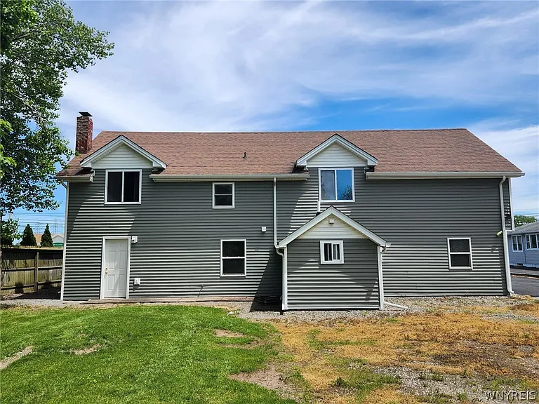 5834 S Transit Rd — Photo 13