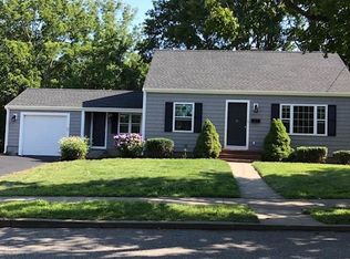 20 Terrace Dr, Bristol, RI 02809
