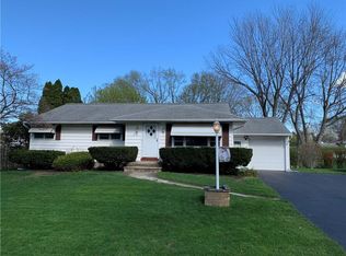 178 Stanton Ln, Rochester, NY 14617