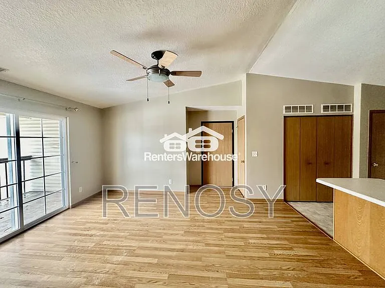 5924 Sutton Pl #10 — Photo 8