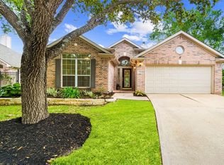 8943 Four Leaf Dr, Sugar Land, TX 77479