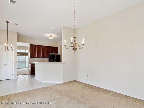 3rd image of 43 Bellflower Drive