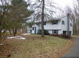 21 Holland Ln, New Paltz, NY 12561