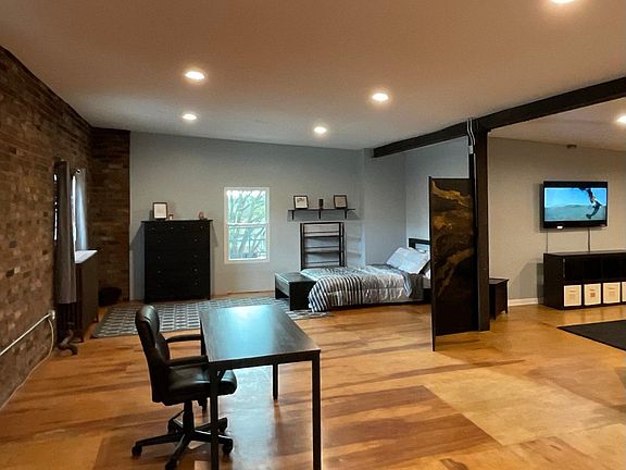 3rd image of 4813 Vine St #4