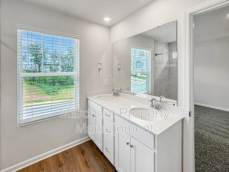 324 E Compass Way — Photo 13