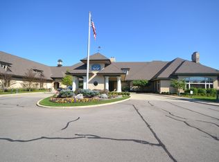 2 Pebble Beach Ct, Lake In The Hills, IL 60156