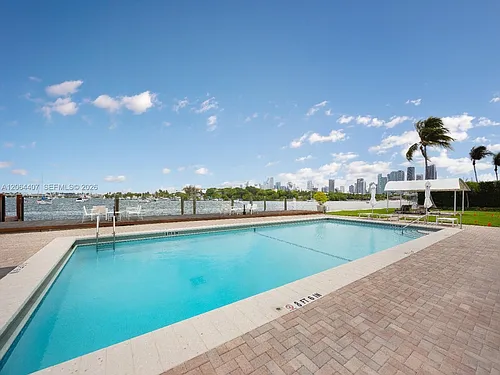 1110 Venetian Way #2B Photo 1