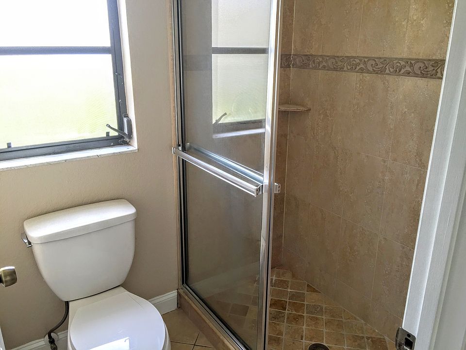 1st image of 2167 W Lakeview Blvd