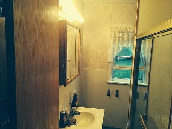 3rd image of 80572 2nd Ave