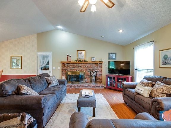 4th image of 5238 Bradyville Pike