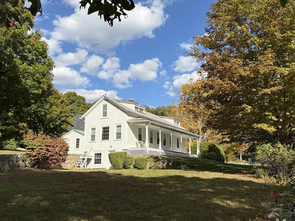 37 Ryefield Rd, Scituate, RI 02831
