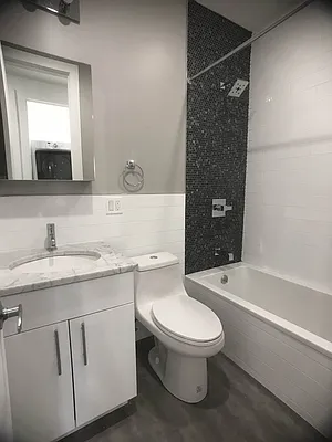 Rented by City Prime Commercial Realty  | media 8