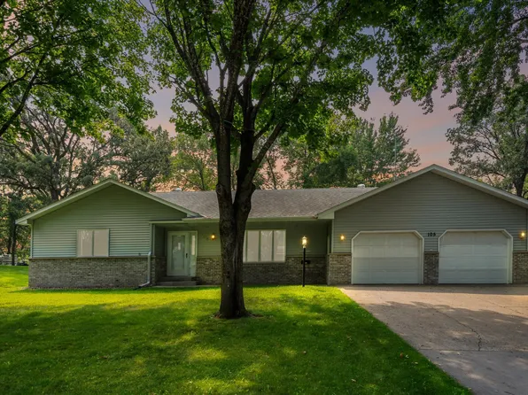 105 Knollwood St W, Annandale, MN 55302