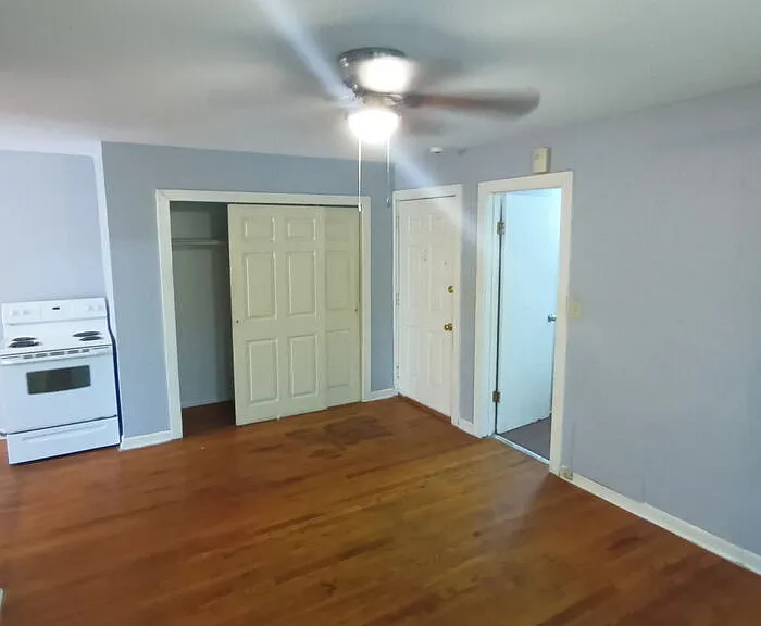 10205 Madison Ave #5 — Photo 7