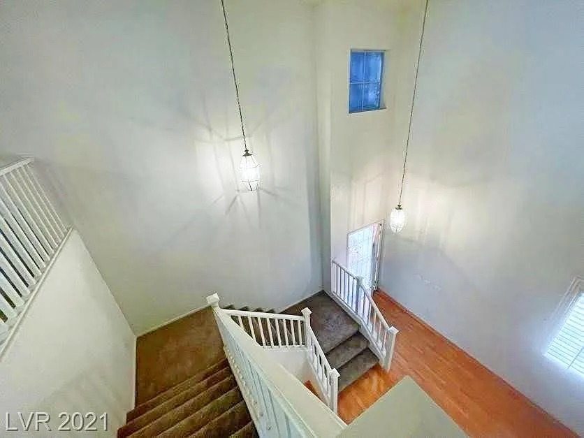 5 bed, 2493 sqft, $2,600 — Photo 4