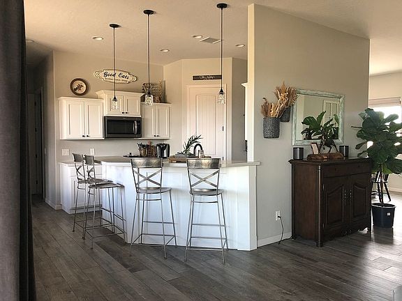 Kitchen bar