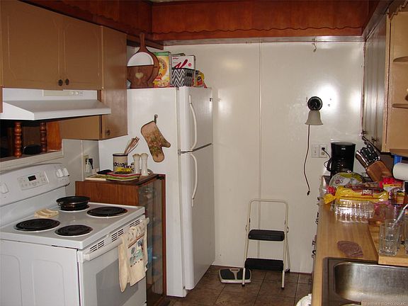 5th image of 412 E Park Ave