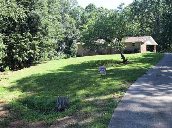 962 Butterworth Rd, Canton, GA 30114