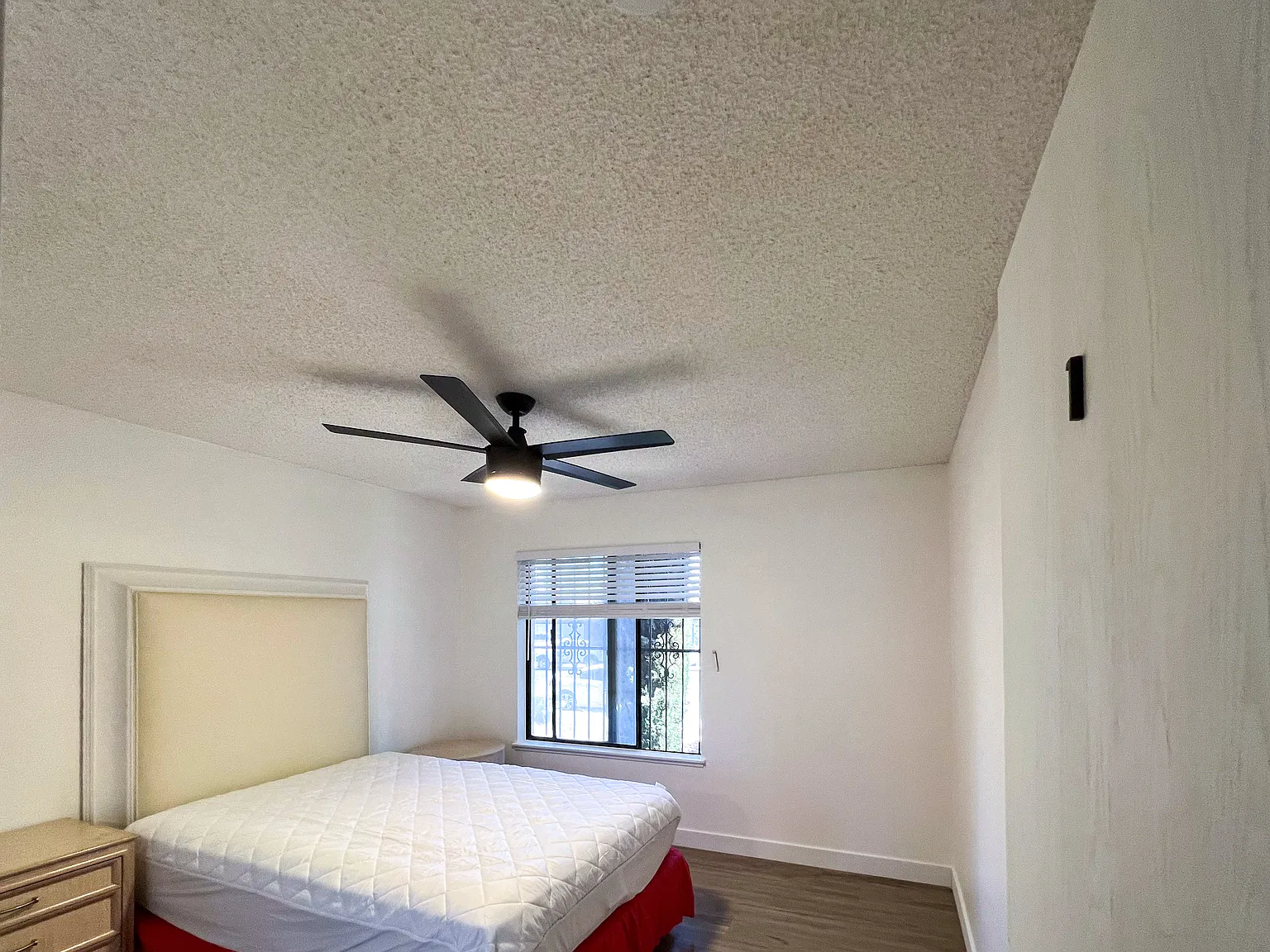 4 bed, 3.0 bath, 1999 sqft, $776 — Photo 1