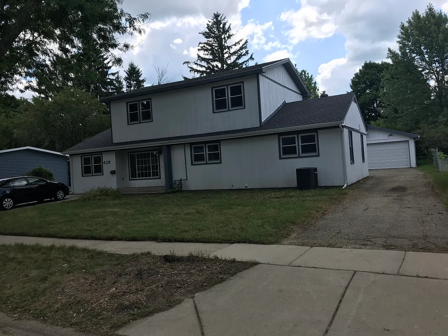 428 Colonial Dr photo 1