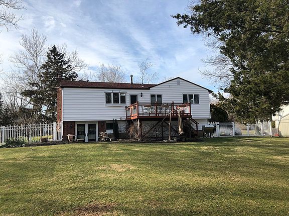 2nd image of 12 Richlee Dr