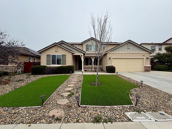 3rd image of 128 Kings Canyon Way