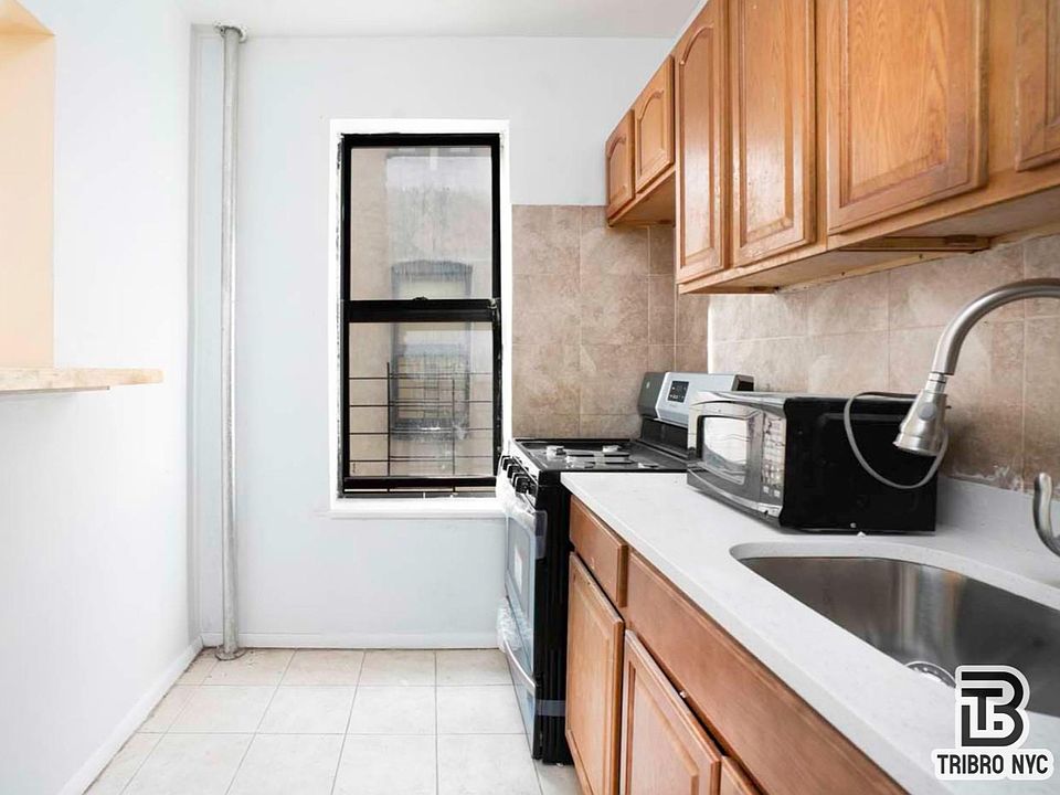 2nd image of 1717 E 8th St #1B