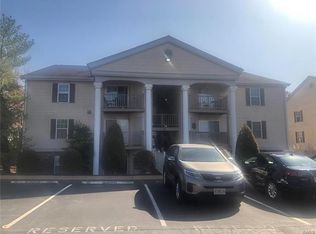 749 Ridgeside Dr APT C, Ballwin, MO 63021