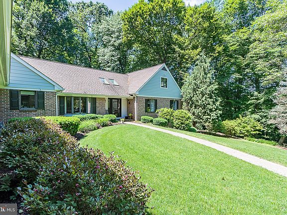 2nd image of 709 Haldane Dr
