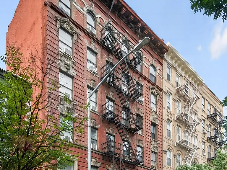 631 E 11th St #24 — Photo 18