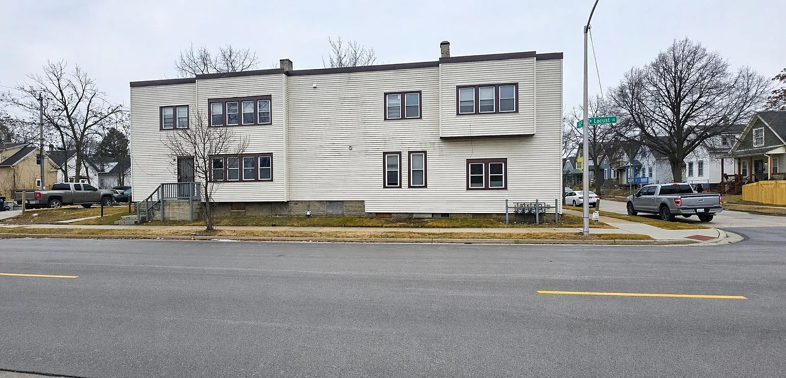 2 bed, 1.0 bath, 900 sqft, $1,050 — Photo 4