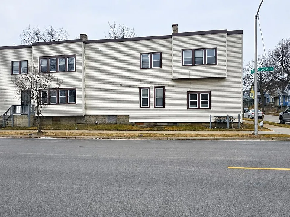 Building Photo 4
