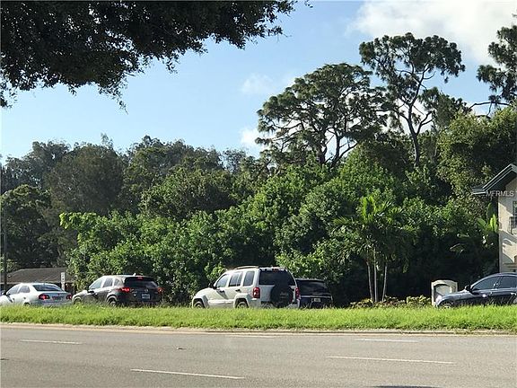 2nd image of 2751 Roosevelt Blvd