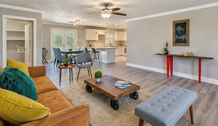 3 bed, 3.0 bath, 1487 sqft, $2,200 — Photo 4