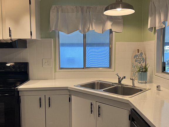 4th image of 7771 SE Shenandoah Dr