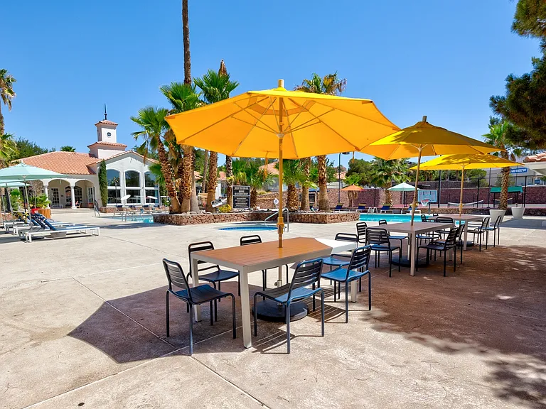 Resort Style Swimming Pool