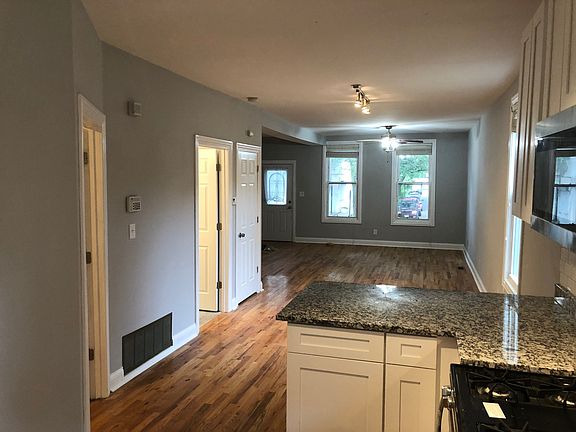 3rd image of 1928 S Washtenaw Ave #2