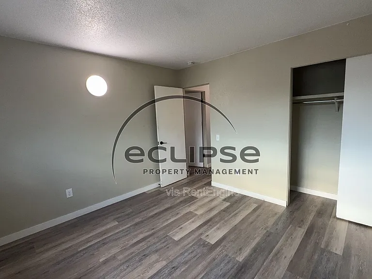 Summit View Apartments — Photo 167