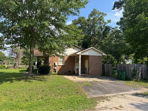 2nd image of 211 Harris St