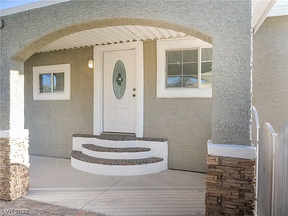 4th image of 2878 Lassen Ct