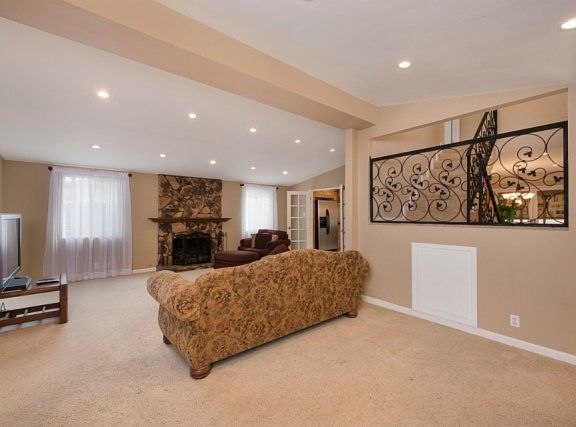 4th image of 7084 Fillmore Dr
