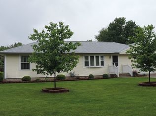 2210 Sunnymede Dr, Fort Wayne, IN 46803