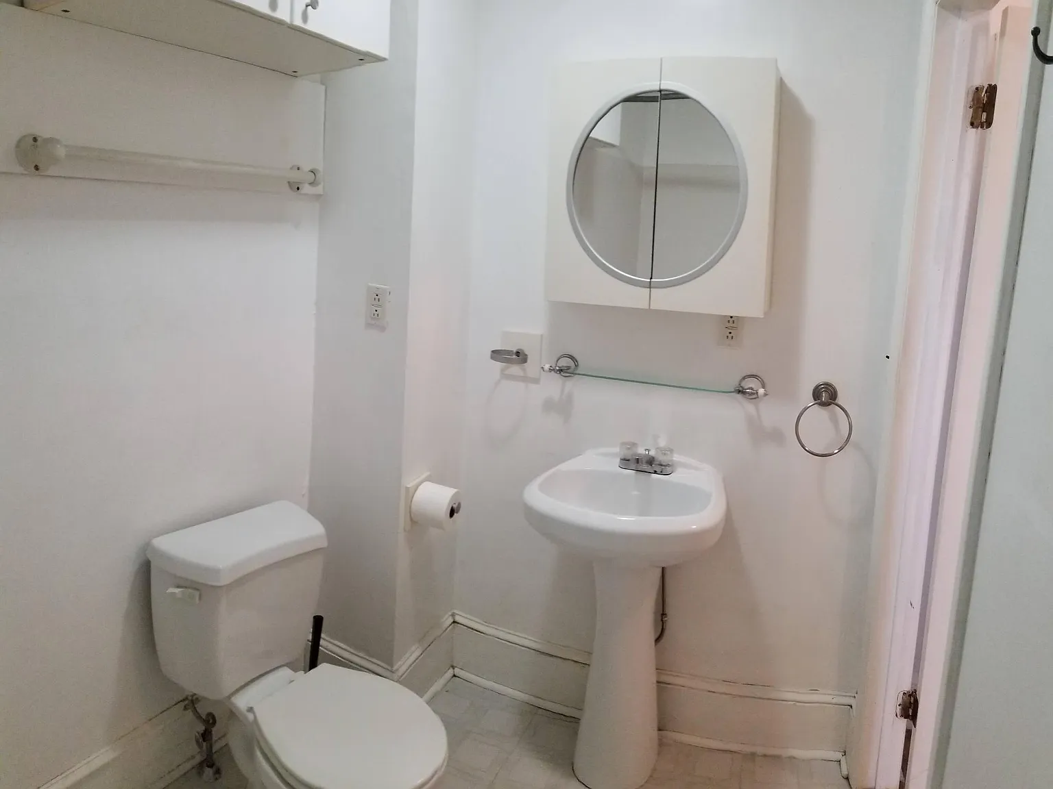 922 Ellsworth St — Photo 4