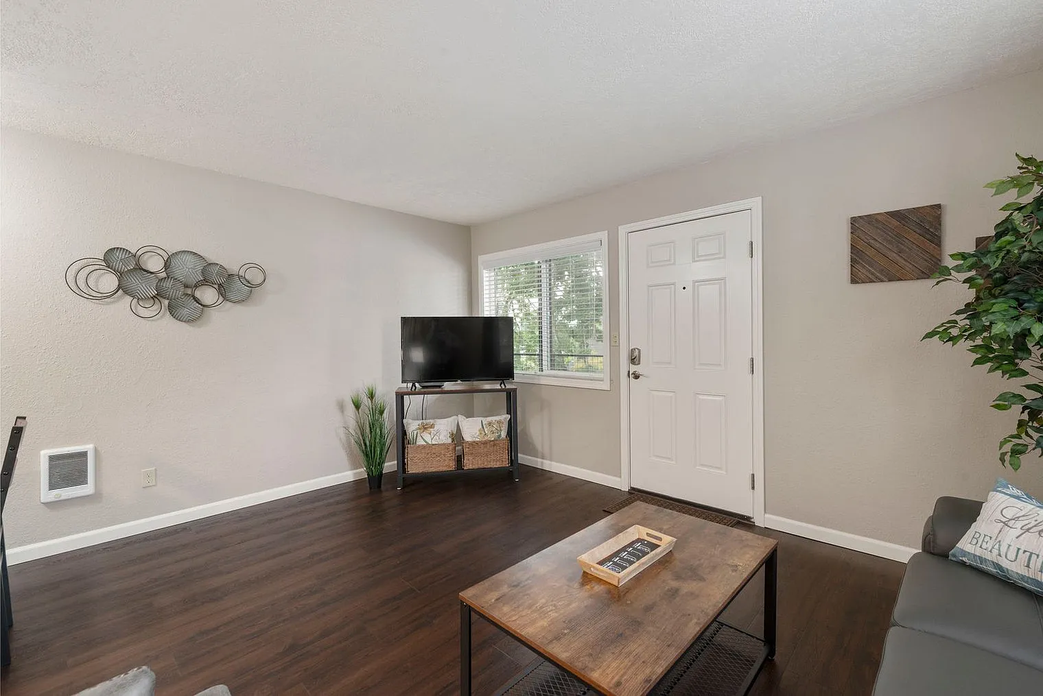 1 bed, 1.0 bath, 592 sqft, $1,829 — Photo 4