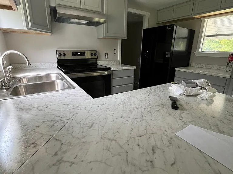 304 Queens Rd — Photo 4