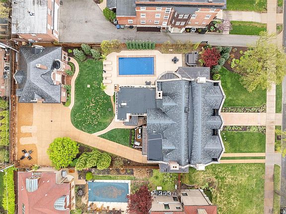 5th image of 5175 Lindell Blvd